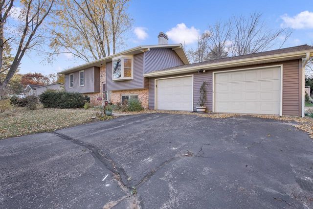 N1601 W Ra-Le DRIVE, Fort Atkinson, WI 53538