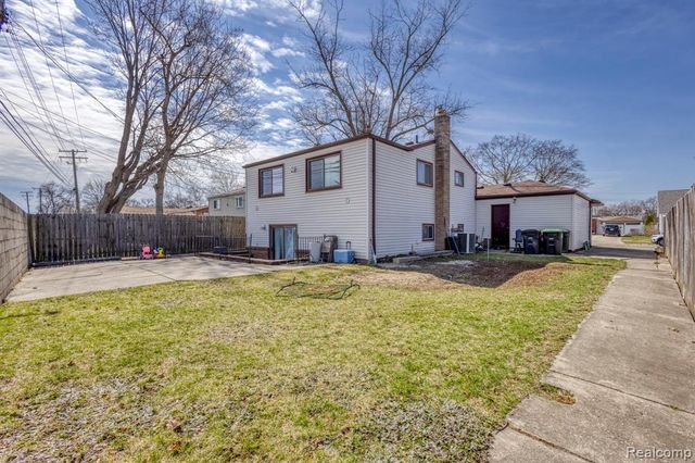 8269 Ziegler Street, Taylor, MI 48180