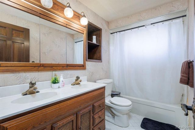 8269 Ziegler Street, Taylor, MI 48180