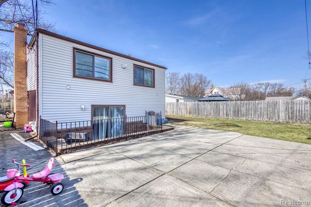 8269 Ziegler Street, Taylor, MI 48180