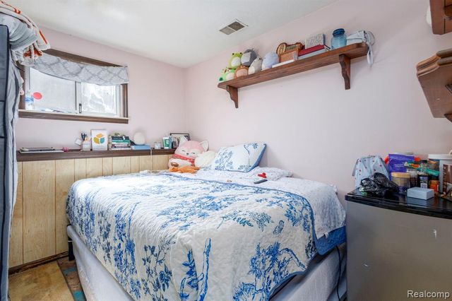 8269 Ziegler Street, Taylor, MI 48180