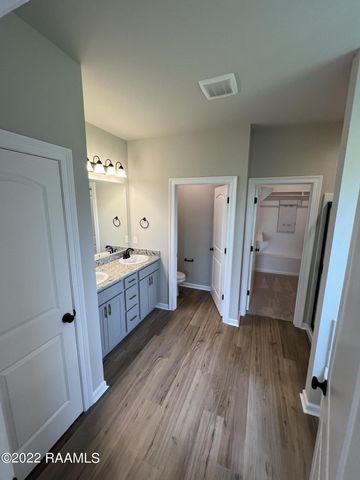 307 Grassy Meadows Lane, Lafayette, LA 70506