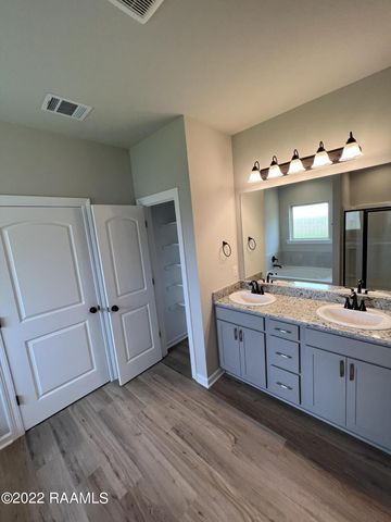 307 Grassy Meadows Lane, Lafayette, LA 70506