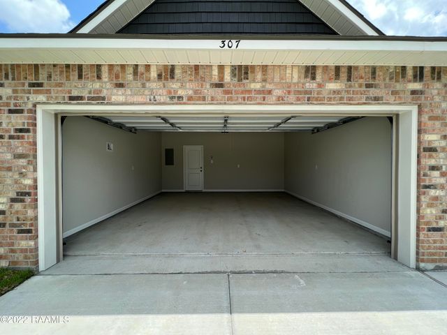 307 Grassy Meadows Lane, Lafayette, LA 70506