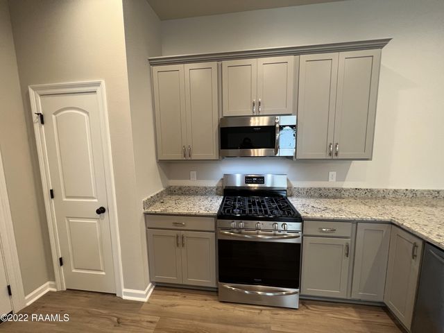 307 Grassy Meadows Lane, Lafayette, LA 70506