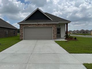 307 Grassy Meadows Lane, Lafayette, LA 70506
