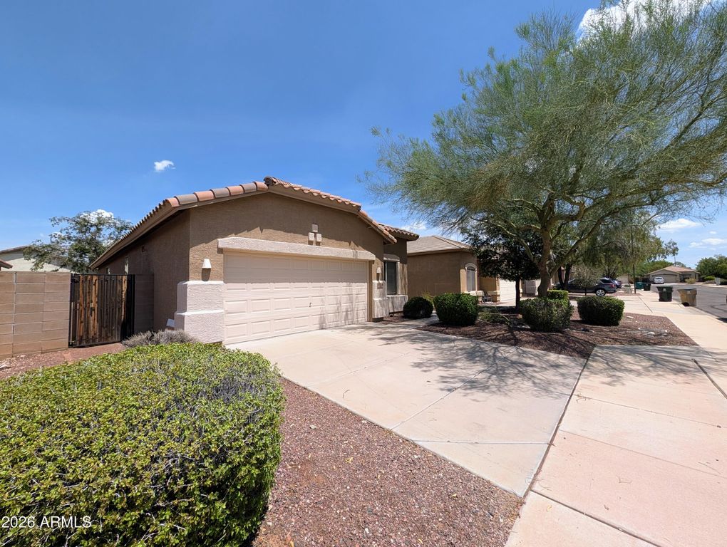 12748 W HONEYSUCKLE Street, Litchfield Park, AZ 85340 — photo 2