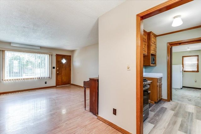 5118 E Mount Vernon St, Wichita, KS 67218