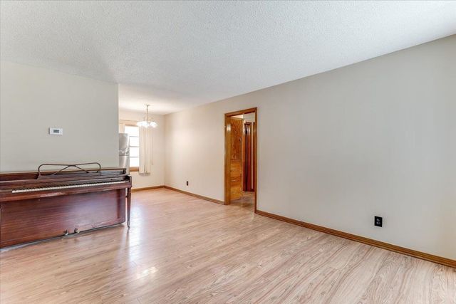5118 E Mount Vernon St, Wichita, KS 67218