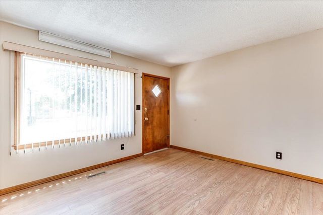5118 E Mount Vernon St, Wichita, KS 67218
