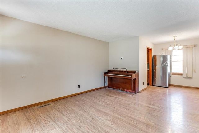 5118 E Mount Vernon St, Wichita, KS 67218