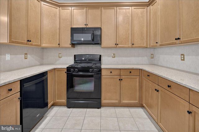 425 MASTERSON CT, Ewing, NJ 08618