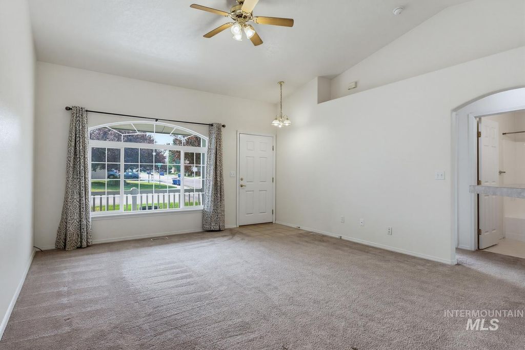 8156 W Orbit Dr, Boise, ID 83709 photo 4