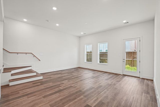 881 Rachel Street E, Houston, TX 77091