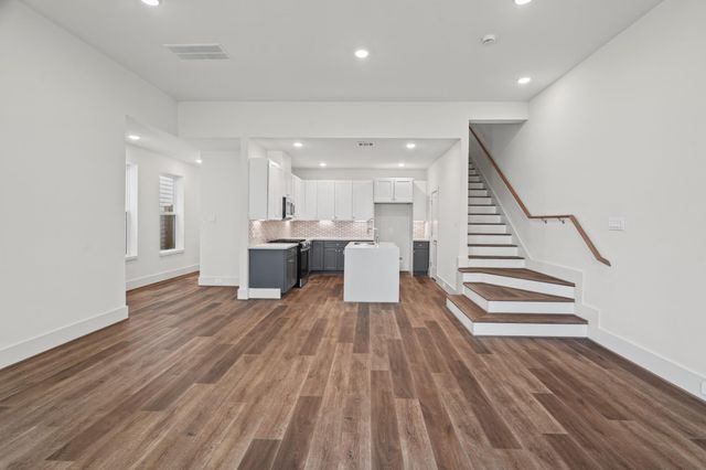 881 Rachel Street E, Houston, TX 77091