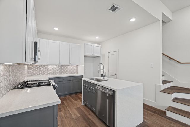 881 Rachel Street E, Houston, TX 77091