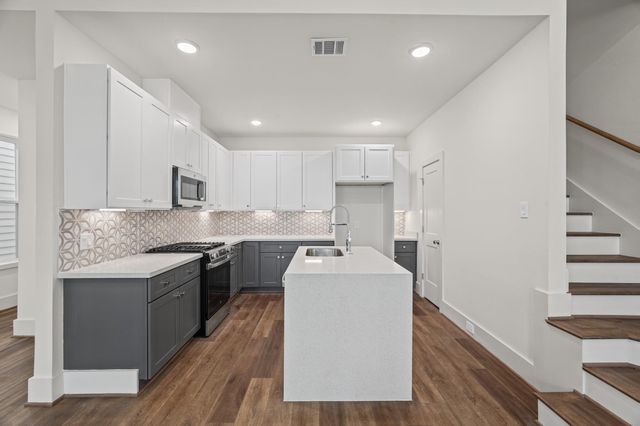 881 Rachel Street E, Houston, TX 77091