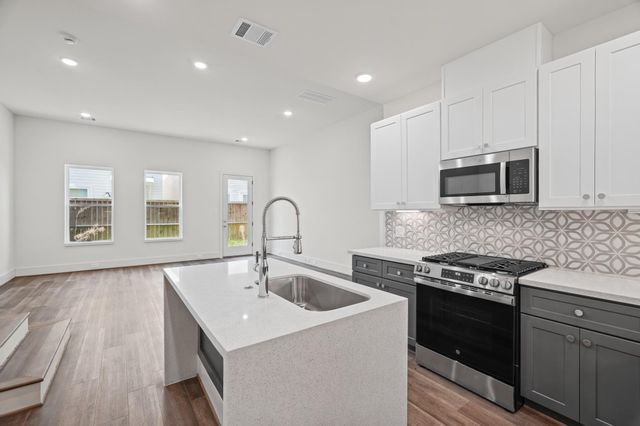 881 Rachel Street E, Houston, TX 77091