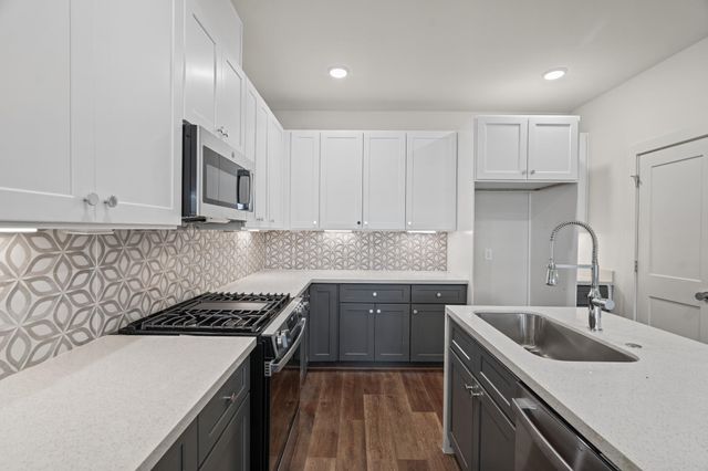 881 Rachel Street E, Houston, TX 77091