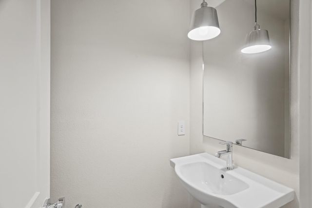 881 Rachel Street E, Houston, TX 77091