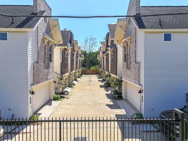 881 Rachel Street E, Houston, TX 77091