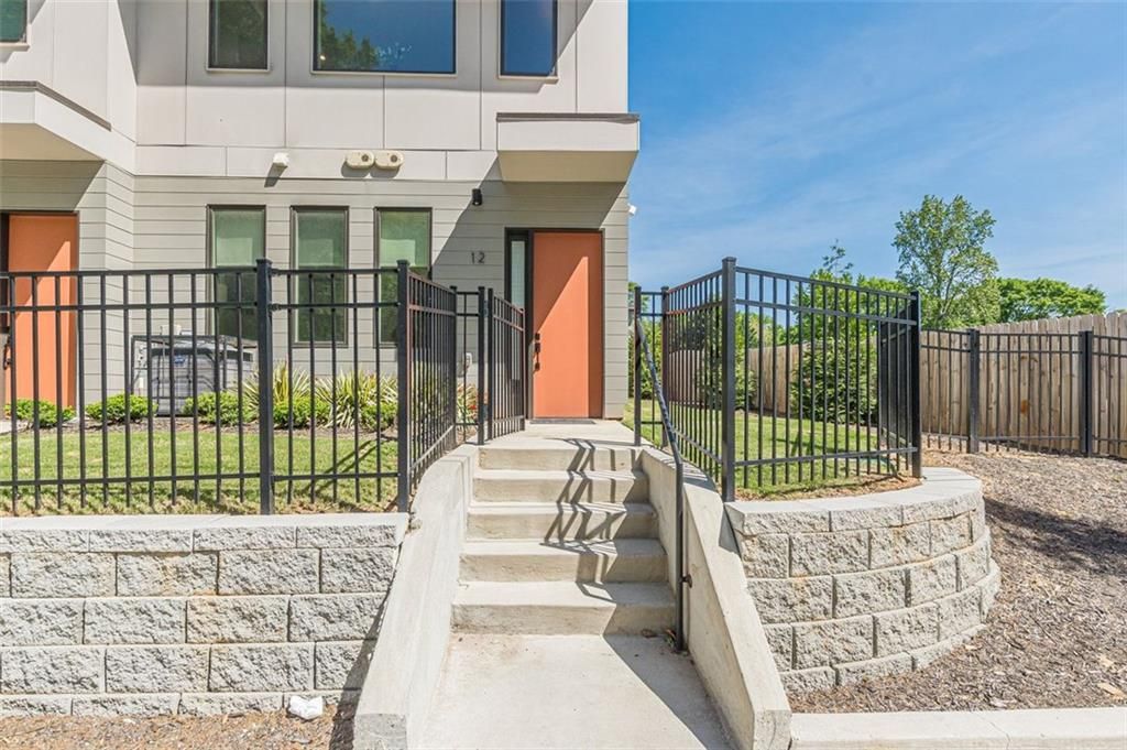 1300 MEMORIAL SE Drive 12, Atlanta, GA 30317