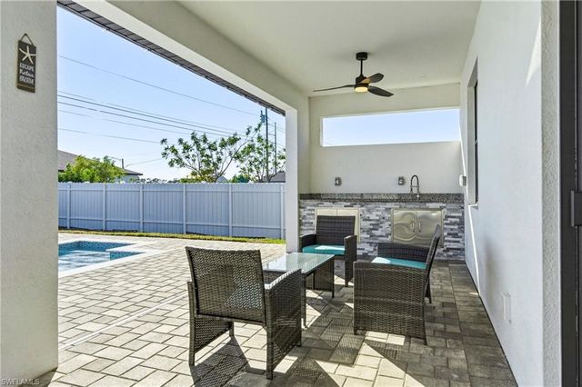 922 NW 8th TER, Cape Coral, FL 33993