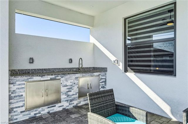 922 NW 8th TER, Cape Coral, FL 33993