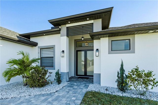 922 NW 8th TER, Cape Coral, FL 33993