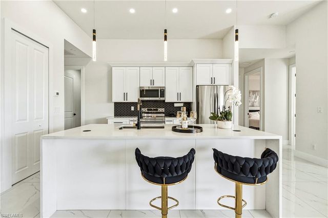 922 NW 8th TER, Cape Coral, FL 33993