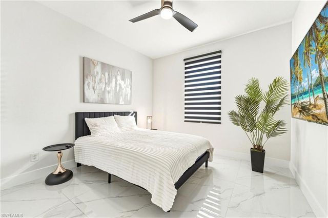 922 NW 8th TER, Cape Coral, FL 33993