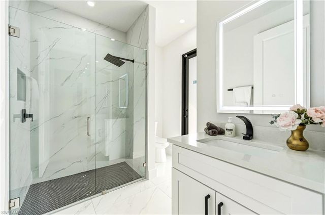 922 NW 8th TER, Cape Coral, FL 33993