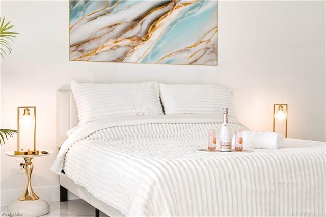 922 NW 8th TER, Cape Coral, FL 33993