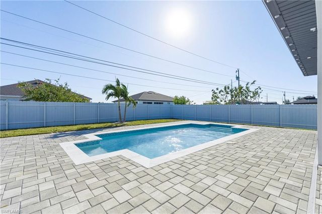 922 NW 8th TER, Cape Coral, FL 33993