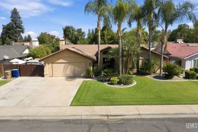 2524 Georgia Oak Drive, Bakersfield, CA 93311