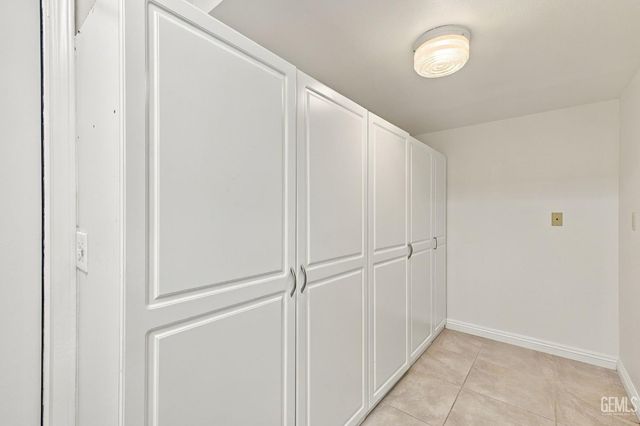 2524 Georgia Oak Drive, Bakersfield, CA 93311