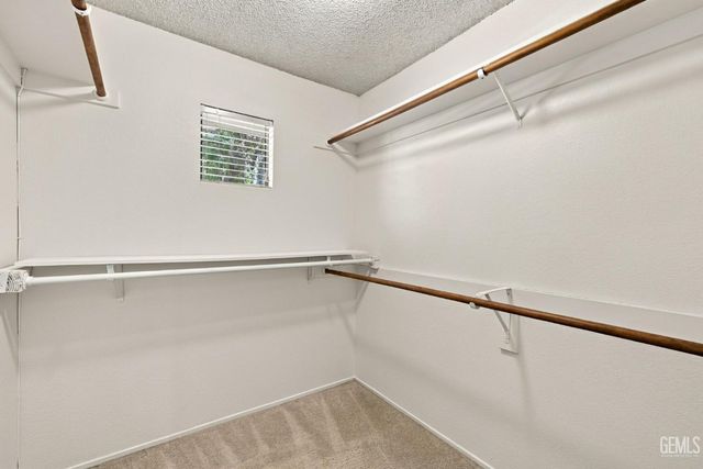 2524 Georgia Oak Drive, Bakersfield, CA 93311