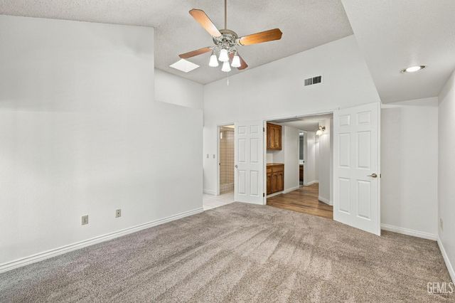 2524 Georgia Oak Drive, Bakersfield, CA 93311
