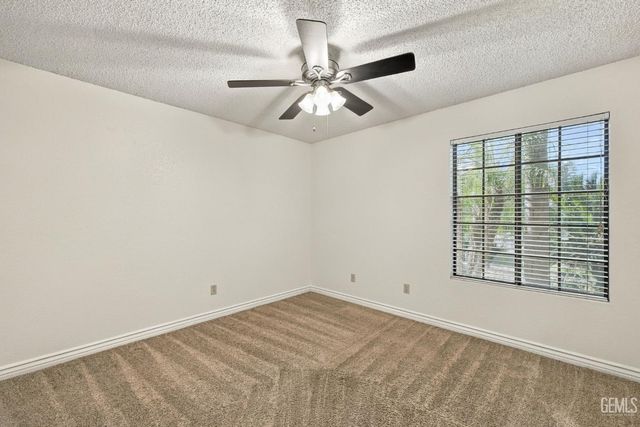 2524 Georgia Oak Drive, Bakersfield, CA 93311