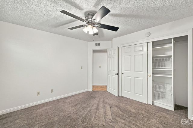 2524 Georgia Oak Drive, Bakersfield, CA 93311