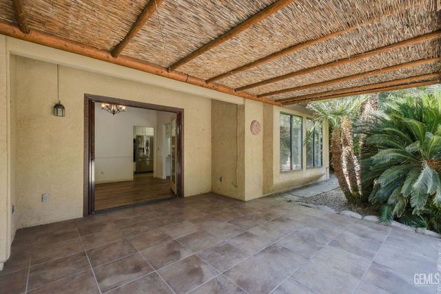 2524 Georgia Oak Drive, Bakersfield, CA 93311