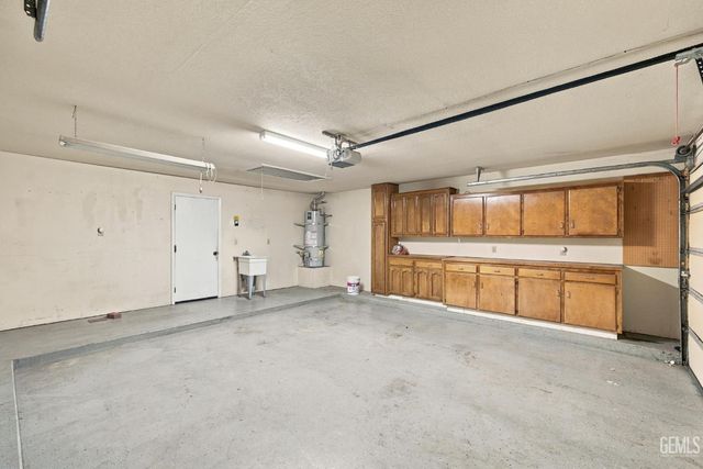 2524 Georgia Oak Drive, Bakersfield, CA 93311