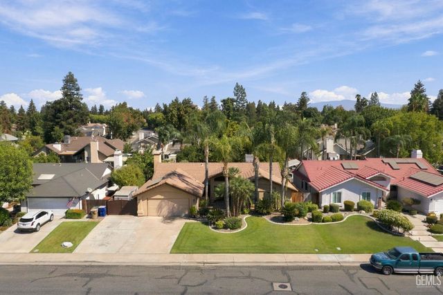 2524 Georgia Oak Drive, Bakersfield, CA 93311