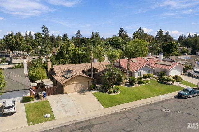 2524 Georgia Oak Drive, Bakersfield, CA 93311