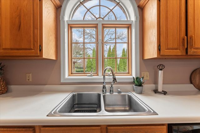 1303 Hickory Tree Court, Mahomet, IL 61853