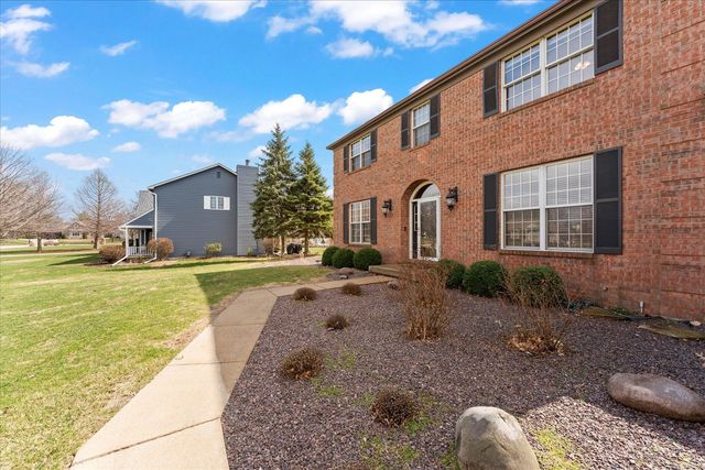 1303 Hickory Tree Court, Mahomet, IL 61853