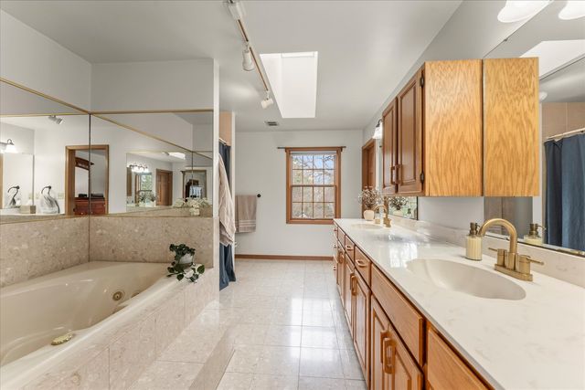 1303 Hickory Tree Court, Mahomet, IL 61853