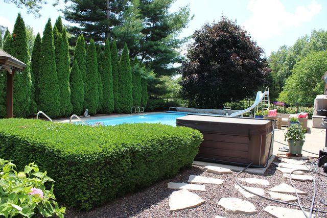 1303 Hickory Tree Court, Mahomet, IL 61853