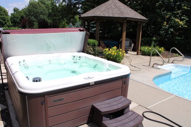 1303 Hickory Tree Court, Mahomet, IL 61853