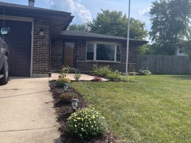 647 W Stearns Road W, Bartlett, IL 60103